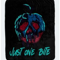 New ✔️ Disney Snow White And The Seven Dwarfs One Bite Throw Blanket ⭐