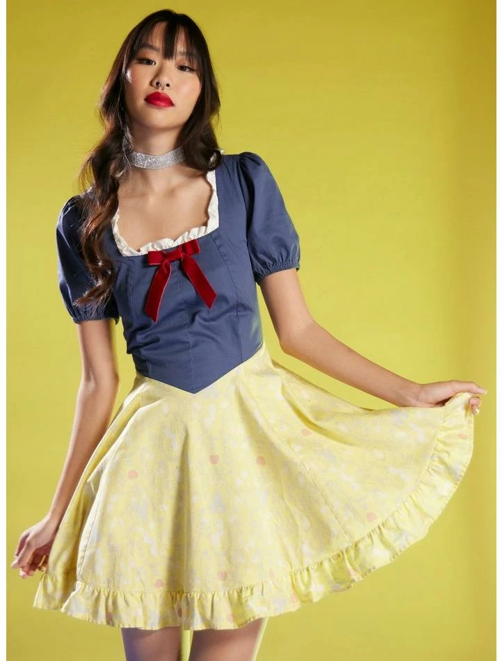 Best Pirce 𧨠Her Universe Disney Snow White And The Seven Dwarfs Sweetheart Dress β¨ 1 Best Pirce 𧨠Her Universe Disney Snow White And The Seven Dwarfs Sweetheart Dress β¨